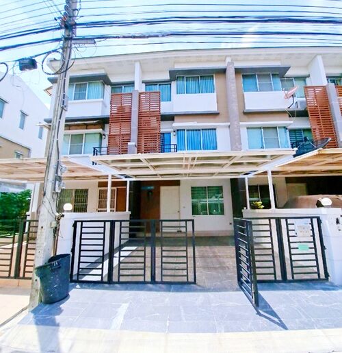 ถ.อ่อนนุช โรบินสัน 1กม.APLลาดกระบัง 1.4กม. ทาวน์โฮม 3 ชั้น 21 ตร.