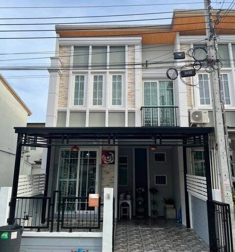 ให้เช่าทาวน์เฮ้าส์ 2 ชั้นห้องมุม 2 ห้องนอน Golden Town บางนา-สวนห