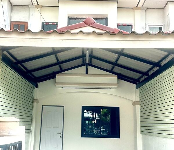 ขายทาวน์เฮ้าส์ 2 ชั้น หมู่บ้านอู่ทองวิลเลจ สุขาภิบาล 5 รีโนเวทใหม่ 2 ห้องนอน พร้อมอยู่ ฟรี! แอร์ 2ตัว โทร 081-4326587