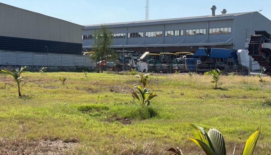 ขายที่ดิน บางนา กม.25 (พื้นที่สีแดง) เนื้อที่ 4 ไร่ 3 ตรว. ติดถนนบางนา-ตราด ฝั่งขาออก โทร 090-6360022