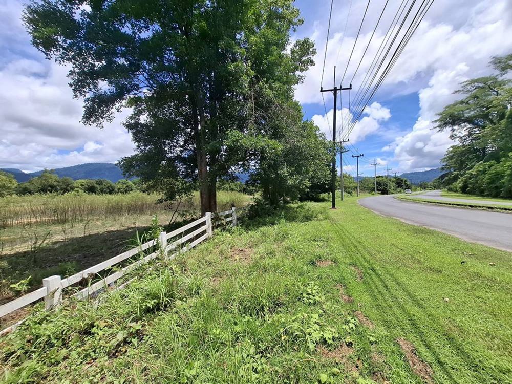 ขายที่ดิน เมืองนครนายก ต.สาริกา แปลงใหญ่ เนื้อที่ 11 ไร่ เดินทางสะดวก รายล้อมด้วยภูเขา โทร 084-1416555