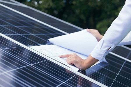 บริษัทติดตั้งโซลาร์เซลล์กรุงเทพ   ระบบเริ่มต้น3 kWp  ใช้แผง Solar Grade A อายุใช้งาน25ปีขึ้นไป   มีบริการผ่อน ลิสซิง ถูกกว่าค่าไฟ