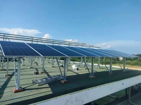 บริษัทติดตั้งโซลาร์เซลล์กรุงเทพ   ระบบเริ่มต้น3 kWp  ใช้แผง Solar Grade A อายุใช้งาน25ปีขึ้นไป   มีบริการผ่อน ลิสซิง ถูกกว่าค่าไฟ