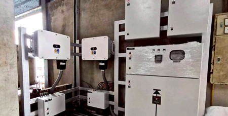 บริษัทติดตั้งโซลาร์เซลล์กรุงเทพ   ระบบเริ่มต้น3 kWp  ใช้แผง Solar Grade A อายุใช้งาน25ปีขึ้นไป   มีบริการผ่อน ลิสซิง ถูกกว่าค่าไฟ