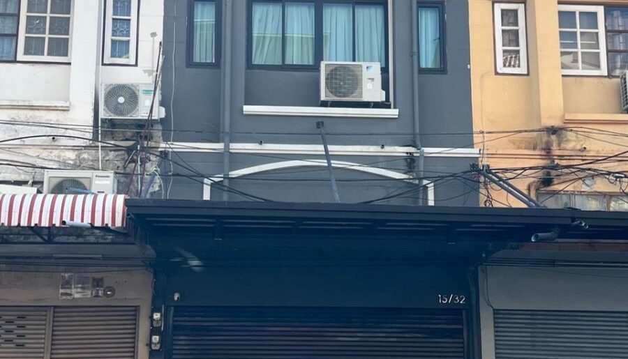 อาคารพาณิชย์ ตึกแถวให้เช่า 3 ชั้นครึ่ง หมู่บ้านกัญญาเฮ้าส์ ซอยด่านสำโรง62 โทร 0974563645