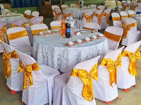 สินค้า ขาย ขายผ้าคลุมเก้าอี้ราคาถูก สำหรับโรงแรมและอีเวนต์ทุกประเภท รับผลิตผ้าคลุมเก้าอี้สกรีนชื่อ-ราคาส่ง ถูกงานวัดงานบุญงานเลี้ยง ผ้าคลุมโต๊ะจีน-โต๊ะกลมราคาโรงงาน